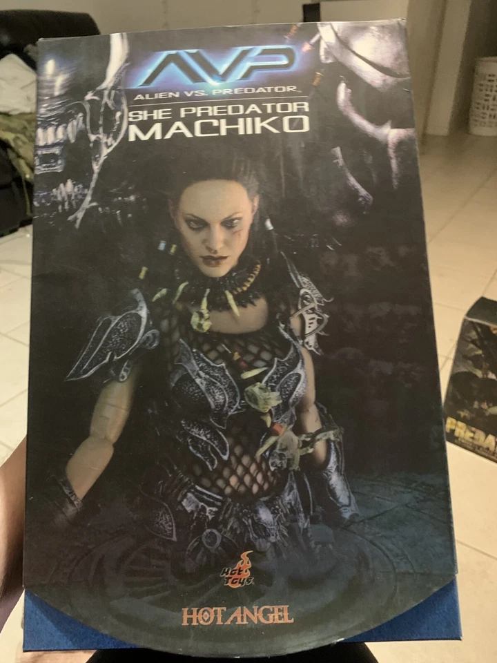 AVP Alien Vs. Figura Predator She Predator Machiko Hot Toys Hot Angel NUEVA EN CAJA Foto 1 de 4