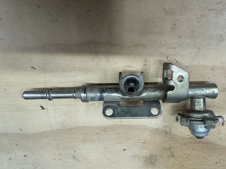 Riel inyector de inyección de combustible Yamaha Kodiak YFM 700 17 4x4 sin inyectores Foto 1 de 1