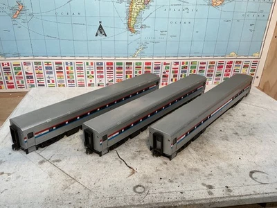 ATLAS  3 Horizon Passenger Cars O Gauge Set  3 Passenger  Cars - Image 1 of 4