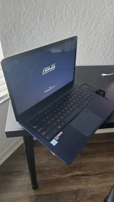 Ultrabook Asus ZenBook 3 Deluxe Ux490ua-xh74-bl Premium 14 pulgadas Foto 1 de 4