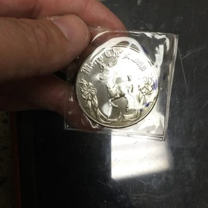 Saludos de temporada Rudolph Reindeer 1 oz plata fina .999 redondo Feliz Navidad - Imagen 1 de 4