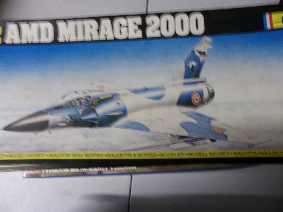 1/72     AVION  HELLER    MIRAGE  2000  OCC - Photo 1/1
