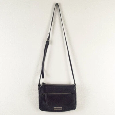 Kenneth Cole Reaction Bandolera Negra Pequeño Divisor Bolso de Mano Cartera Logotipo Repujado Foto 1 de 4