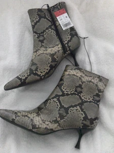 Animal Print - Snake print, pointed toe, Sexy, ankle boots, size uk 7, Matalan - Picture 1 of 7
