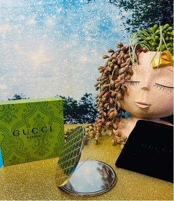 Espejo compacto plateado Gucci talla única con caja verde y bolsa antipolvo nuevo con caja Foto 1 de 4