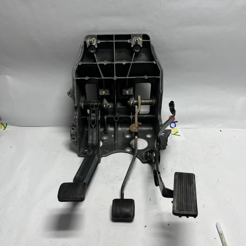 03 04 05 06 Dodge Ram 1500 2500 3500 Manual Trans Clutch Brake Pedal Assembly OE - Image 1 of 4