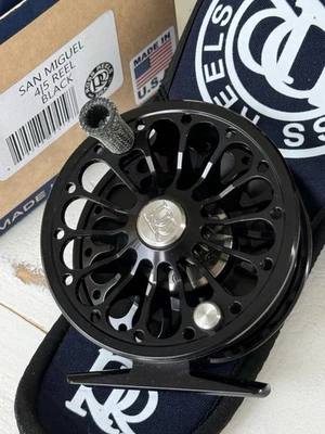 **BEAUTIFUL** 🔥 ROSS SAN MIGUEL￼4/5 BLACK Fly REEL! 🔥~LEGENDARY~ - image 1 of 4