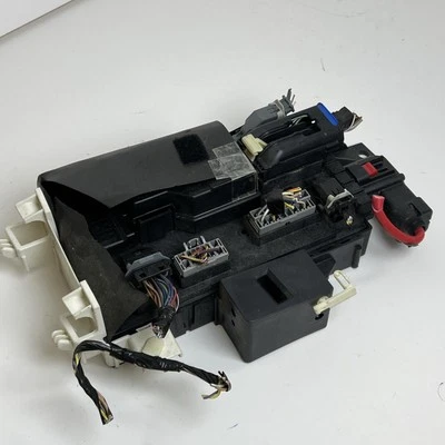 2012 FORD MUSTANG MULTIFUNCTION MODULE FUSE BOX BCM BR3T15604CA OEM - Image 1 of 4