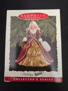 Hallmark Keepsake Ornament - Barbie natalizia 1996 - nuova con scatola - spedizione gratuita - Foto 1 di 3