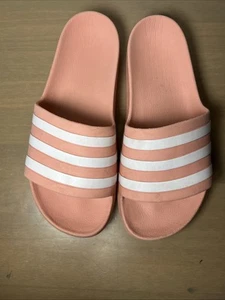 Sandali da donna Adidas Adilette Lite slide corallo rosa pesca sportivi taglia US 9 - Foto 1 di 11