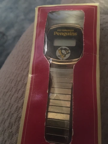 Vintage Pittsburgh Penguins Digital Quartz Watch NIB New NHL Cover