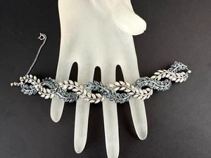 Krone Trifari rhodiniert blau klar Strass Pave Blatt Armband 6 7/8" - Bild 1 von 10