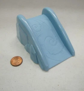 NEW Fisher Price Little People WINTER SKI SLOPE for Snowboarding Skiing Resort - Picture 1 of 3