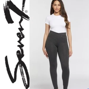 SEVEN7 PULL ON PONTE PANT SKINNY LEG SZ:S C:CHARCOAL NWT! NOW:$25. MRSP:$69. - Picture 1 of 12