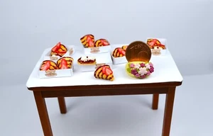 *~* Pappschale mit  2 Erdbeere Schoko Crêpes  *~* - Bild 1 von 3