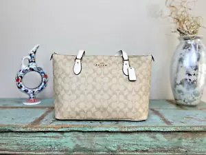 NWT COACH TOTE HANDBAG Gold/Light Khaki Chalk NEW WHIT TAG CH504 - Picture 1 of 12
