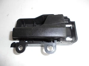 FORD FOCUS MK2 04-10 LADO CONDUCTOR PUERTA INTERIOR / MANIJA DE APERTURA 3M51 R22600 AC - Imagen 1 de 2