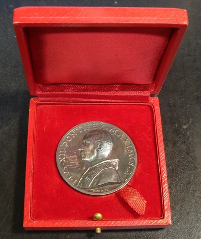 1939 Pope Pius XII Vatican City Mistruzzi Silver Medal Anno I Year 1 1.2 ozt Cover