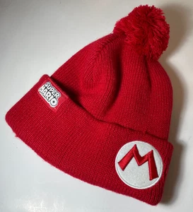 Super Mario Beanie rot Winter Strickmütze Ski Schnee Totenkopf Mütze mit Bommel 2017 gebraucht, in einwandfreiem Zustand - Bild 1 von 4