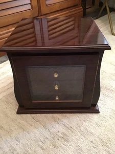 Perfect TRINIDAD Cigars 100th Anniversary Humidor, 100 Count, African Mahogony - Picture 1 of 11