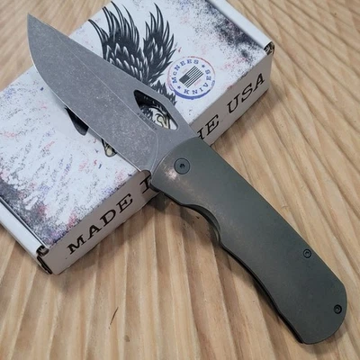 Cuchillo Plegable Mcnees Dixon Verde/Bronce Atómico Magnacut Verde Satinado Hardware  Foto 1 de 4