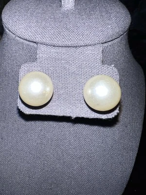 Brincos postais tamanho extra grande cor creme off white pérola falsa envio hoje - Imagem 1 de 4