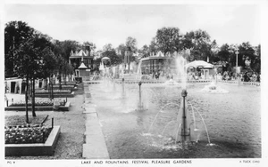 Postcard Festival of Britain 1951 Pleasure Gardens Lake & Fountains RPPC. - Picture 1 of 2