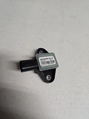 Jeep Compass 2016-2018 sensor delantero derecho OEM P56038976AA Foto 1 de 3