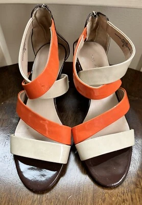 Zapatos de 8 cuñas Nine West para mujer charol imitación cuero tiras cremallera trasera naranja marrón Foto 1 de 4