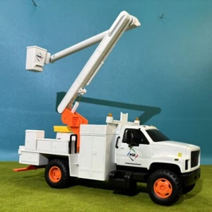 1:24 GMC Topkick Bucket Utility PGE Lighted Coin Bank Promo DG Prod. - Picture 1 of 20