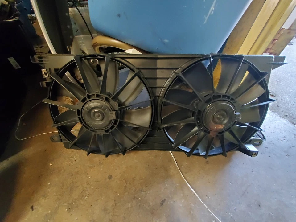 Ventiladores de refrigeración Cadillac Sevilla 1999 2000 2001 2002 2003 2004 Foto 1 de 2