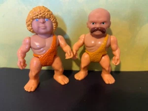 1987 Vintage Playskool Definitely Dinosaurs Cavemen Figures Kronar & Thrax (OC14 - Afbeelding 1 van 3