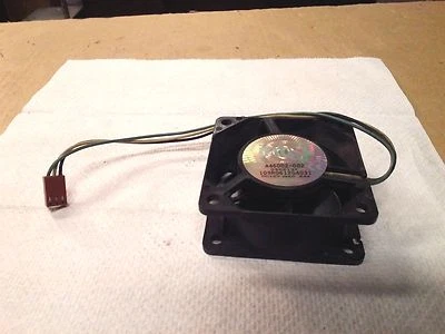 Intel CPU Cooling Fan A46002-002 109R0612G4031 Xeon Socket 370 DC12V  - Image 1 of 2