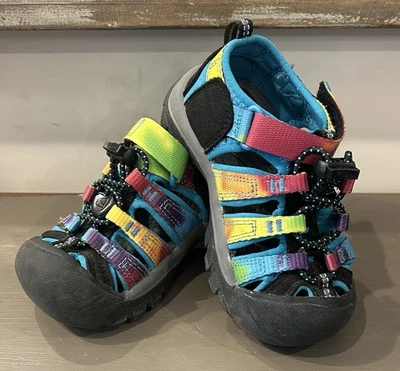 Sandalias KEENS Little Kids Newport H2 talla 8 Rainbow Tie Dye punta cerrada niña Foto 1 de 4