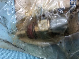 GM OEM Engine Coolant Temperature Sender-Temperature Unit 25037268 - Picture 1 of 1
