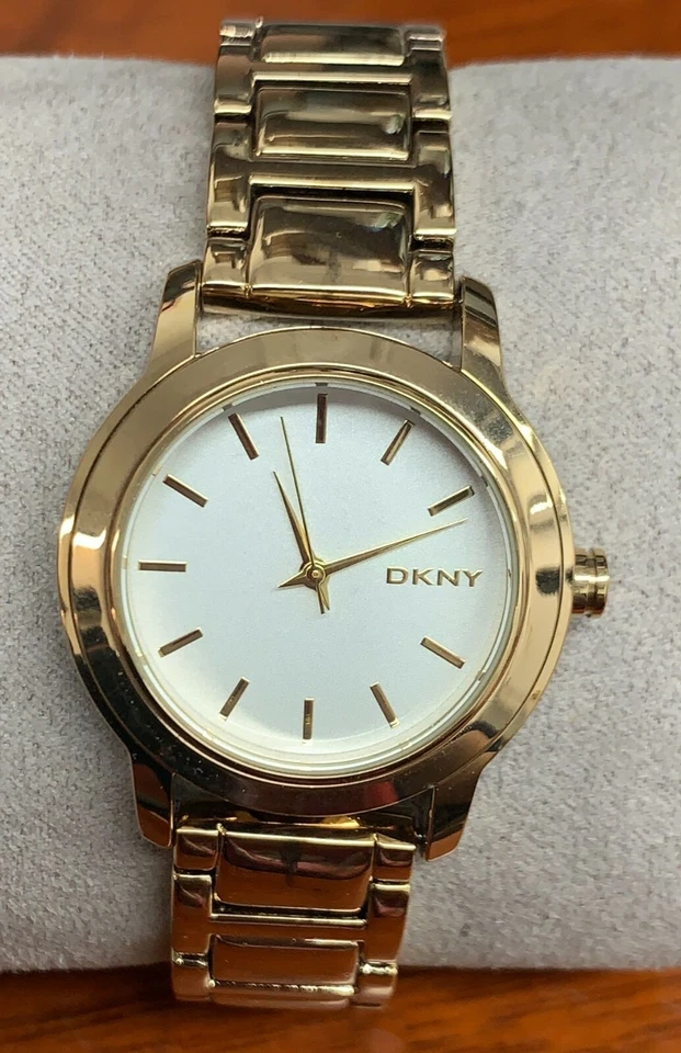 Relógio feminino tom dourado DKNY Tompkins aço inoxidável NY2272 - Imagem 1 de 1