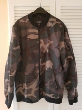 pull and bear camouflage jacket