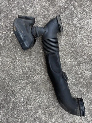 Porsche 911 Boxster 986 M96 Air Intake Duct 996.110.221.6R - Изображение 1 из 4