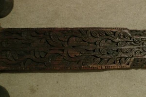 Balken mit Kapitell aus Deodarholz geschnitzt - Bild 1 von 4