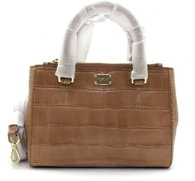 NUEVO Auténtico Bolso MICHAEL KORS KELLEN XS Cuero Repujado Nogal Marrón Claro Foto 1 de 4