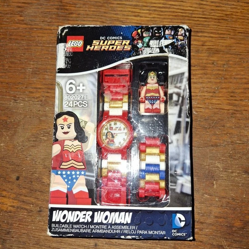 Lego DC Comics Super Heroes Wonder Woman Buildable Minifigure Watch 8020271 - Image 1 of 1