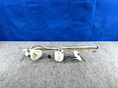2017-2019 CHRYSLER 300 S OEM GASOLINE FUEL PUMP MOTOR SENDING UNIT LEVEL SENSOR - Image 1 of 4