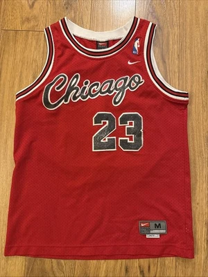 Camiseta deportiva vintage Nike NBA Chicago Bulls Michael Jordan #23 talla juvenil mediana Foto 1 de 4