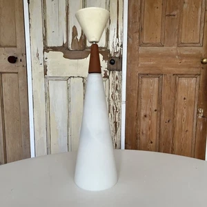 Vintage Mid Century Danish Holmegaard Kegel Milchglas & Teak Pendelleuchte - Bild 1 von 13