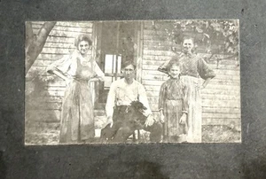 ATQ 1890’s Cabinet Card Photo Identified Family & Dog Jasper, Indiana Farm - Bild 1 von 3