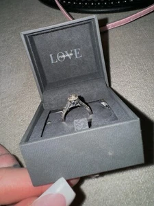 engagement rings - Picture 1 of 3