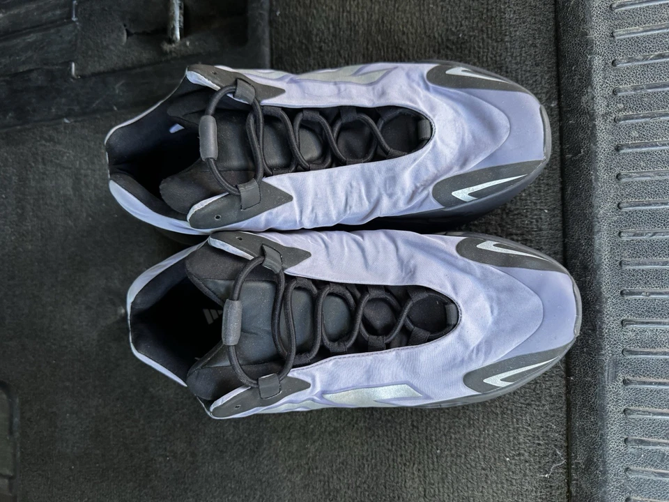 Adidas Yeezy Boost 700 MNVN Nylon Tenis Geoda, Para Hombre Talla 12, GW9526 Foto 1 de 4