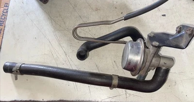 1967 Ford Mustang Smog Diverter Valve (C6OE-C-L3554 & Bracket C6OE-D With Hoses - Imagen 1 de 4