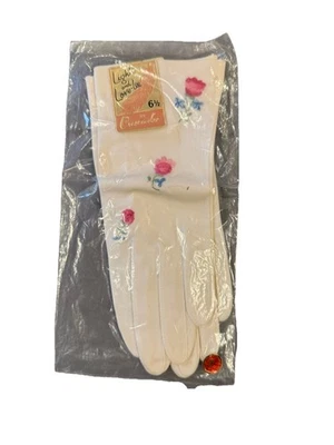 Vintage Gloves Crescendoe Light & Love-Lee size 6 1/2 White Embroidered Floral - Image 1 of 4