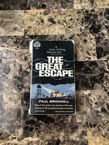 Vintage paperback 1966 THE GREAT ESCAPE by Paul Brickhill - A Fawcett Crest book - Picture 1 of 12